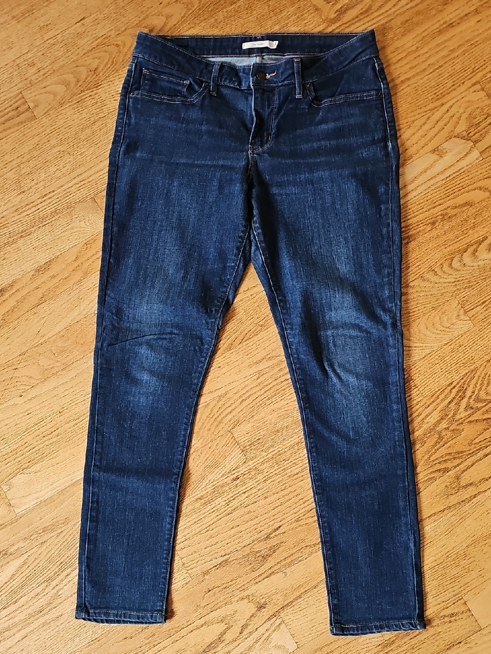 Levi's 711 Skinny Jeans